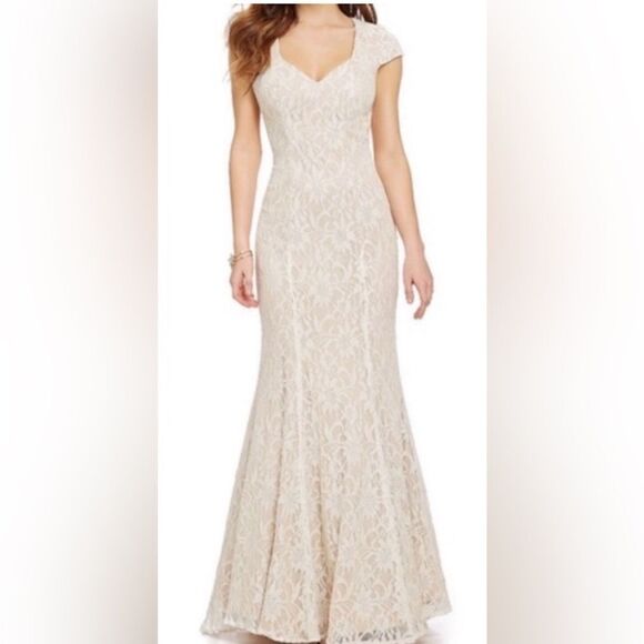Morgan & Company Sparkling Lace
Formal - Picture 1 of 8